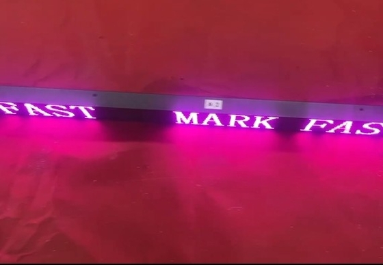 Bağlantılı Tasarım ve İnce Kasa ile Özelleştirilmiş P4RGB LED Kaydırma İşareti 7M Uzunluk