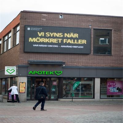 SMD 3535 Açıkhava Reklamcılığı LED Ekran Aralığı 8mm Yüksek hata ayıklama parlaklığı