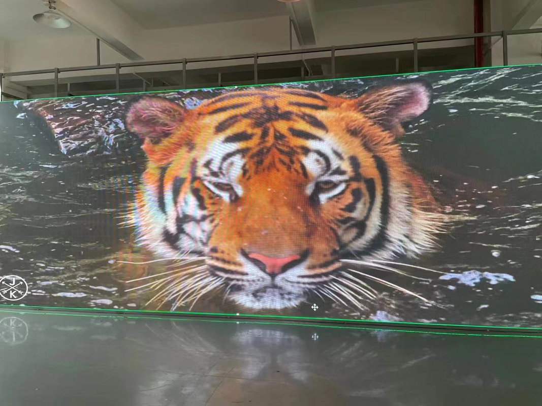 Düğün Salonu Dekorasyonu P3.91 İç Mekan LED Ekran 500x1000mm Alüminyum Dolap