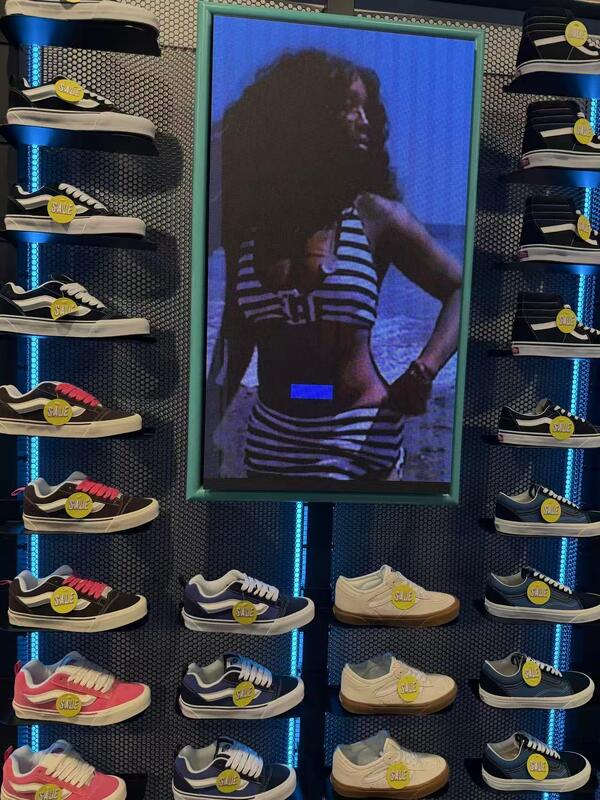 SMD1515 Piksel Konfigürasyonlu led ekran dış mekan, dış mekan dijital tabelalar ve etkinlikler için mükemmel olan 000 saatlik kullanım ömrü sunar